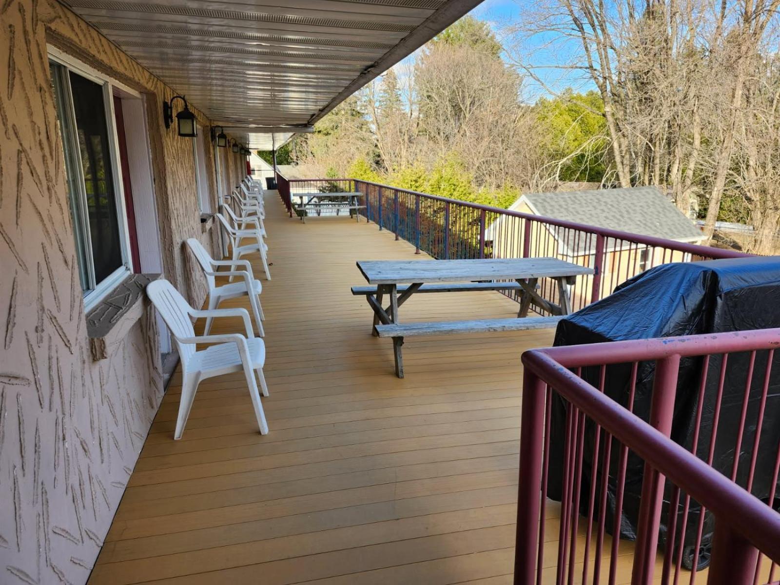 Motel Des Pentes Et Suites Saint-Sauveur-des-Monts Exterior foto